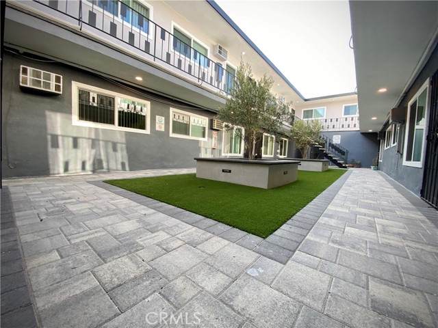919 Acacia Avenue - Photo 1