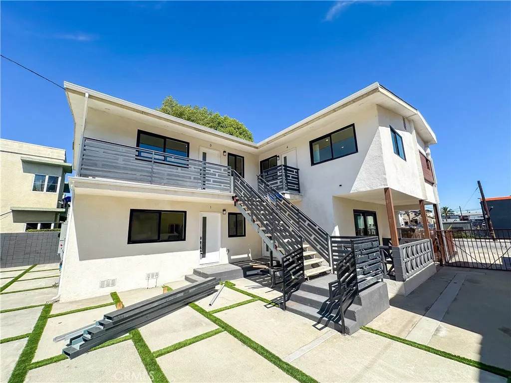 2927 Redondo Boulevard - Photo 1