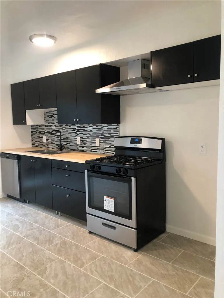 136 Saginaw Way - Photo 1