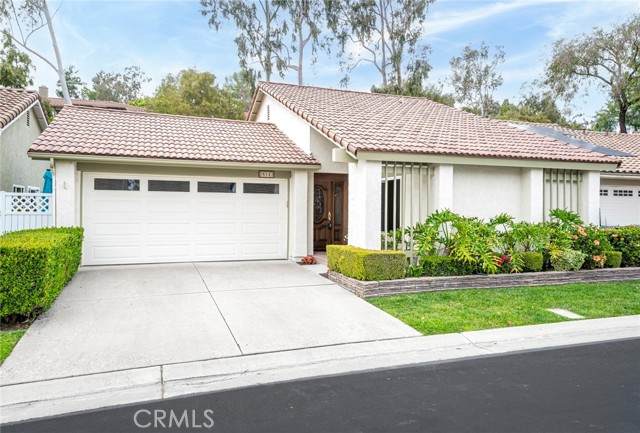 28143 Espinoza - Photo 1