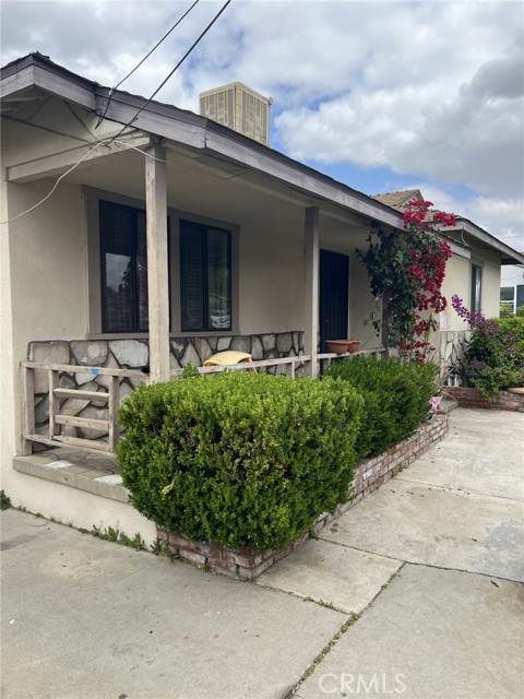 9850 Cypress Avenue - Photo 1