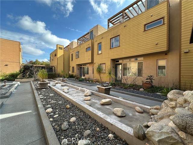 41 Oak Ave - Photo 1