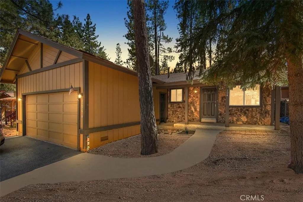 304 Mojave Boulevard - Photo 1