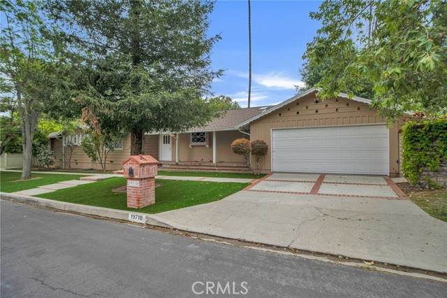 19710 Henshaw Street - Photo 1