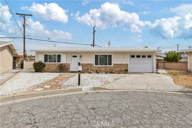 220 Susan Lane - Photo 1