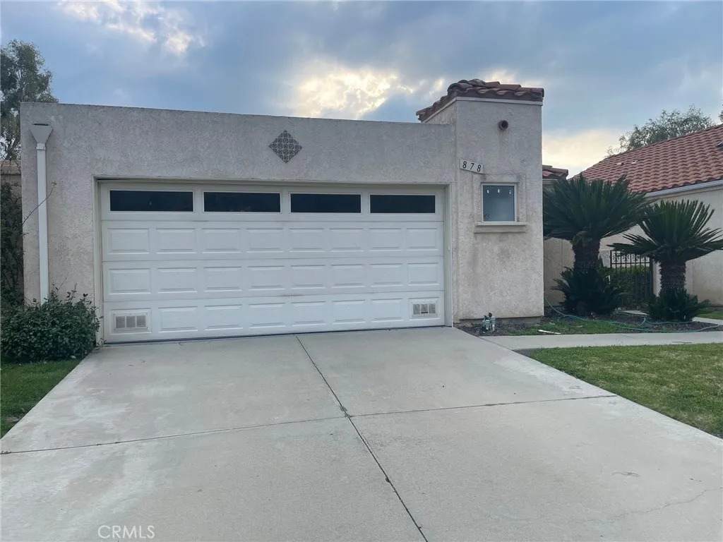 878 Verona Avenue - Photo 1