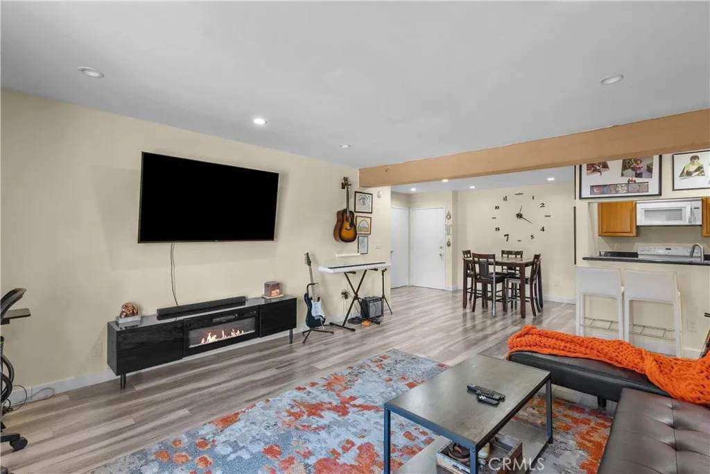 5460 White Oak Avenue - Photo 1