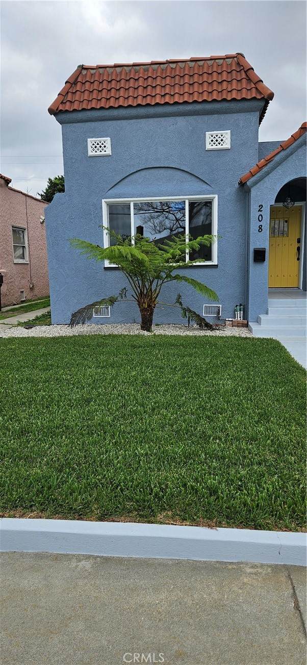 208 Burris Avenue - Photo 1