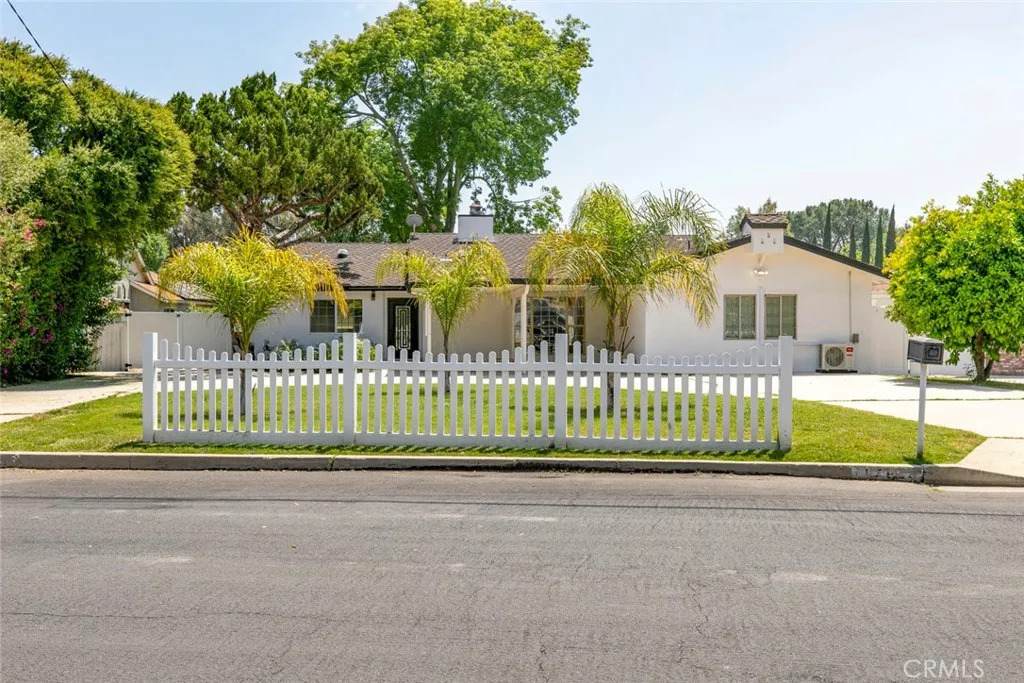 17646 Raymer Street - Photo 1
