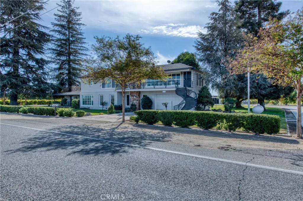 13155 Shaw - Photo 1