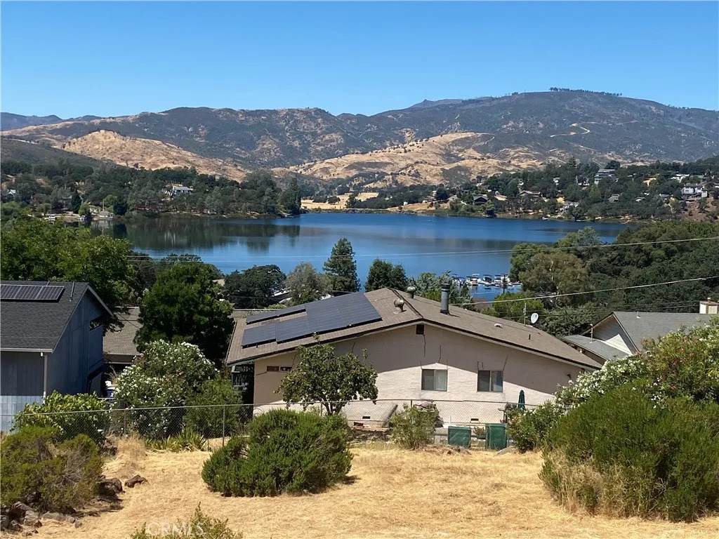 17211 Meadow View - Photo 1