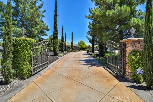 39520 Colleen Way - Photo 1