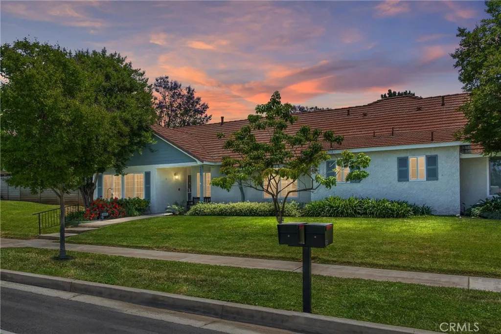 1558 Citrus Avenue - Photo 1