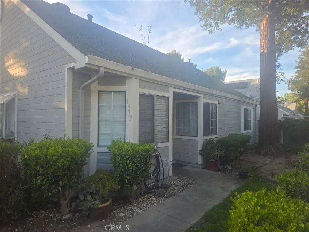 1513 Plymouth Lane - Photo 1