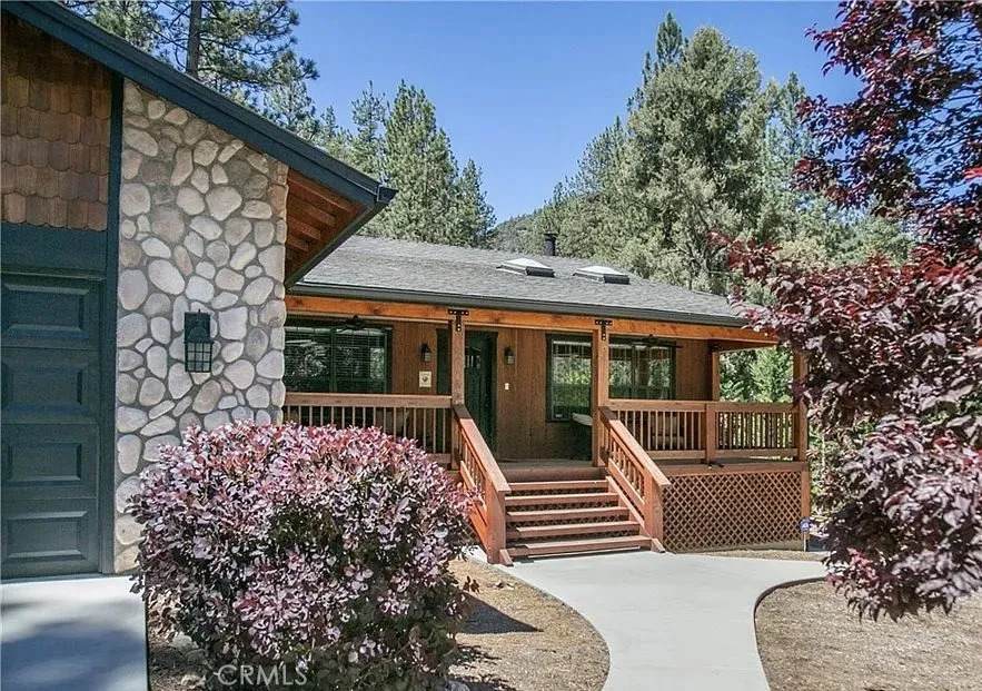 1709 Lassen Way - Photo 1