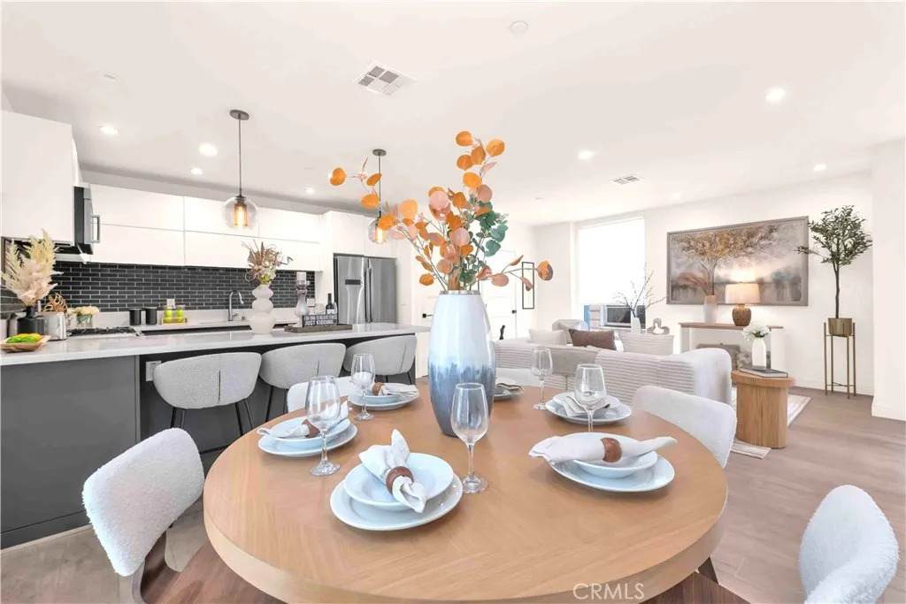113 Manhattan Place - Photo 1