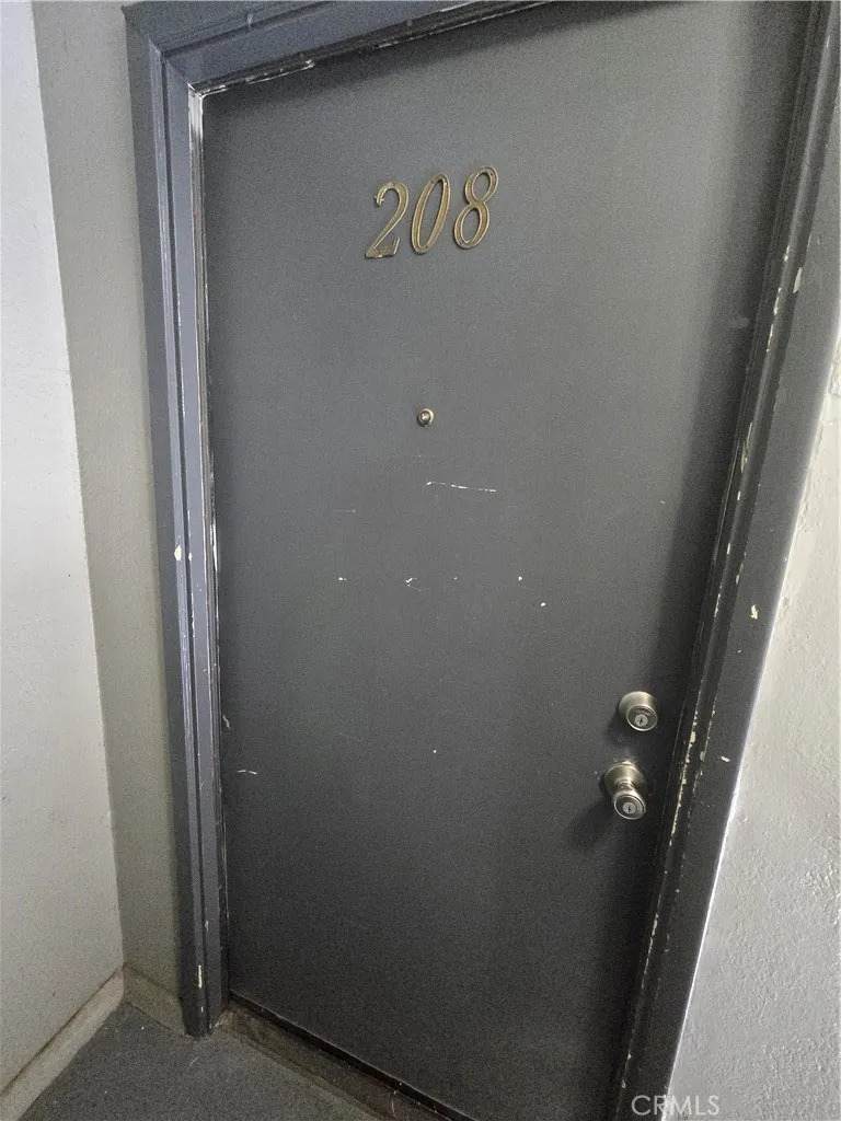 618 Dryden Street - Photo 1