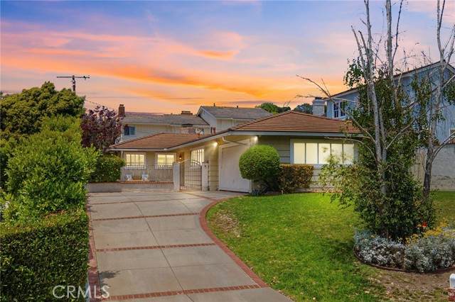 1709 Espinosa Circle - Photo 1