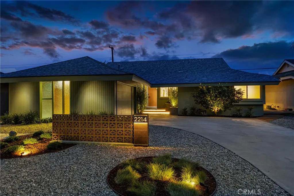 2214 Arden - Photo 1