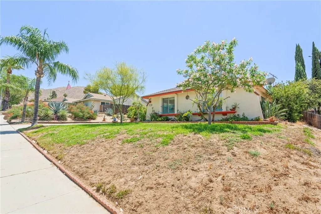 252 Blaine Street - Photo 1