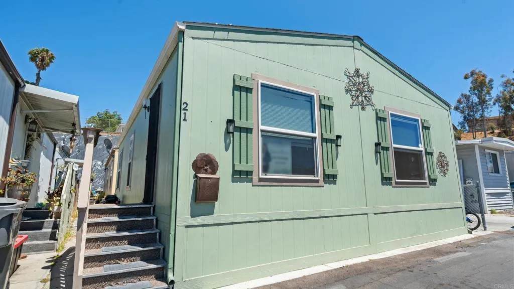 402 63rd - Photo 1