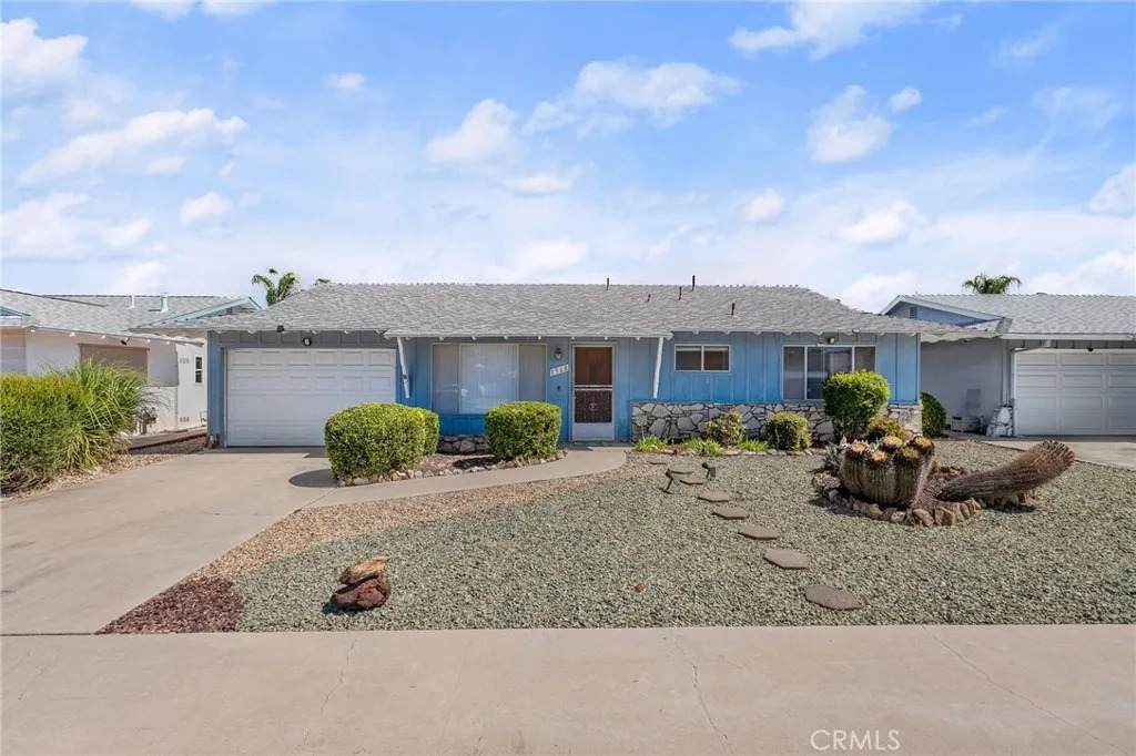 1560 Sandlewood Drive - Photo 1