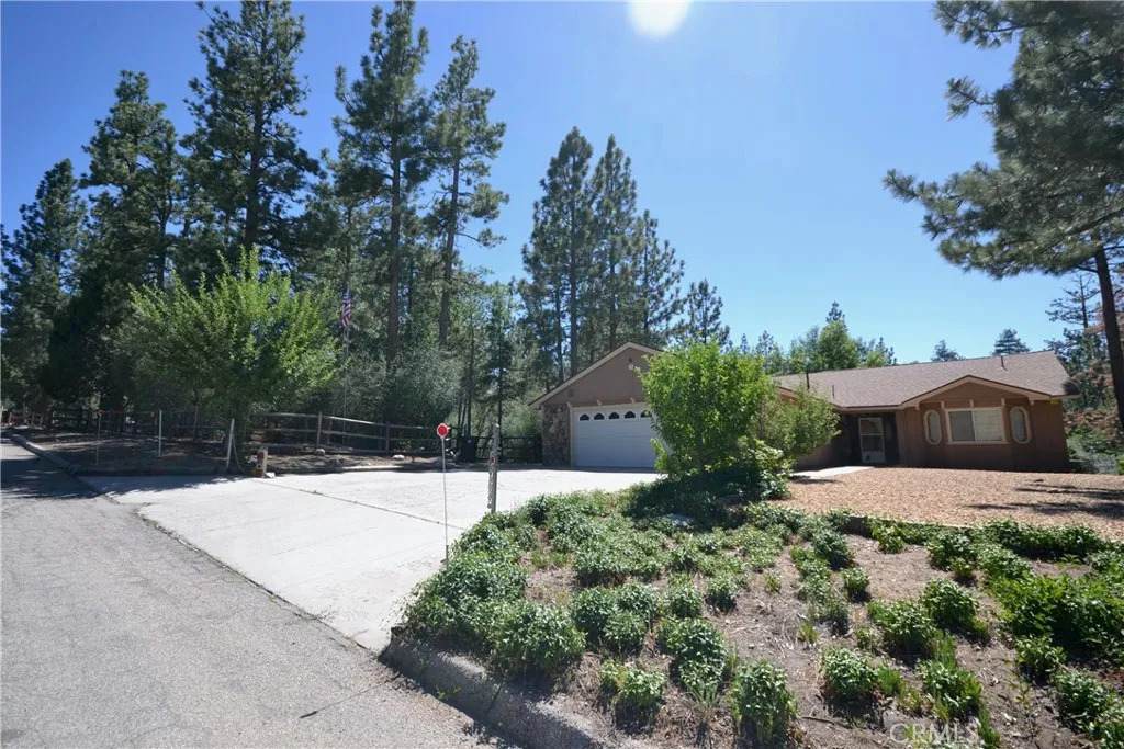 899 Mcalister Road - Photo 1