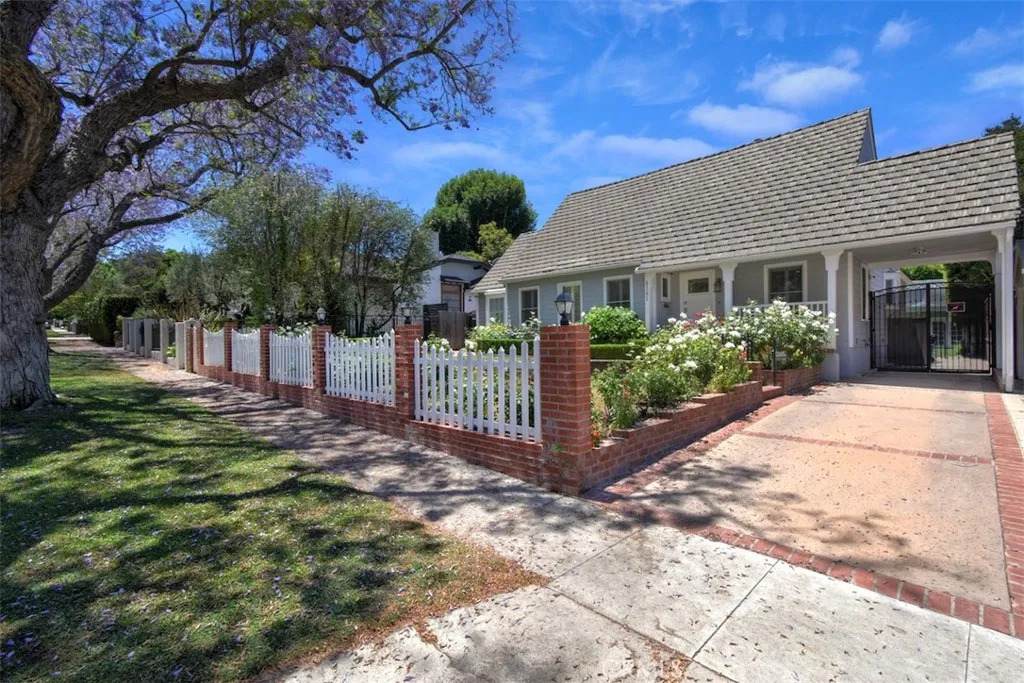 4161 Dixie Canyon Avenue - Photo 1