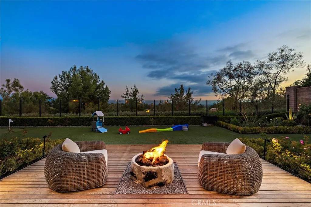 137 Sunset Cv - Photo 1