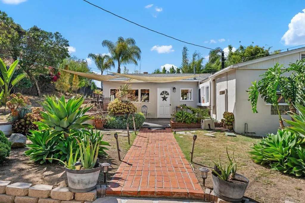 1098 Vale View Drive - Photo 1