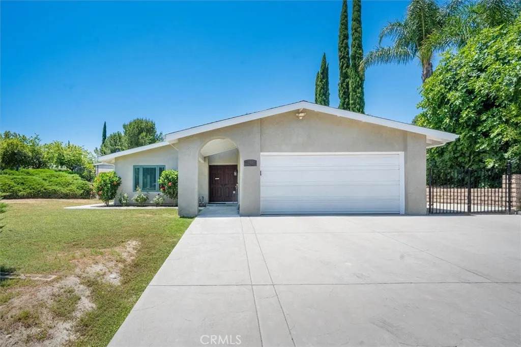 11325 Baird Avenue - Photo 1