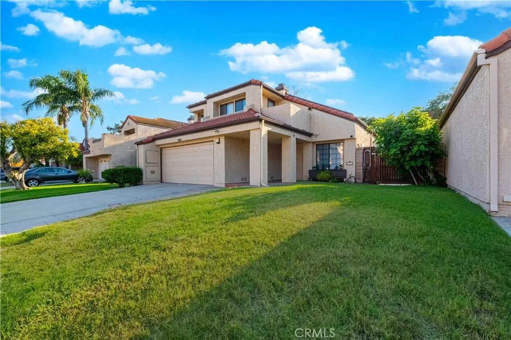 2383 Hampton Avenue - Photo 1