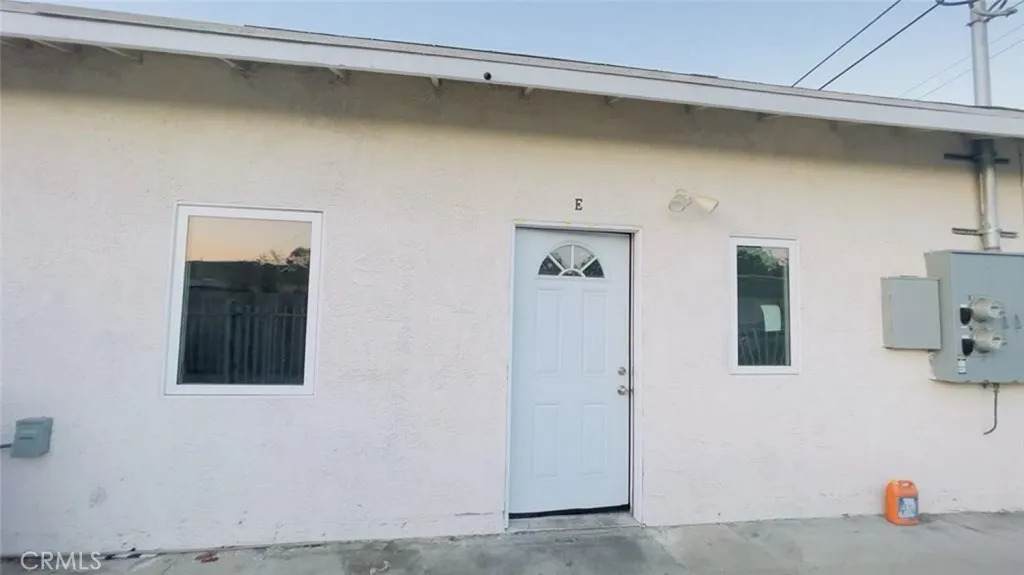 1458 Summit Street - Photo 1