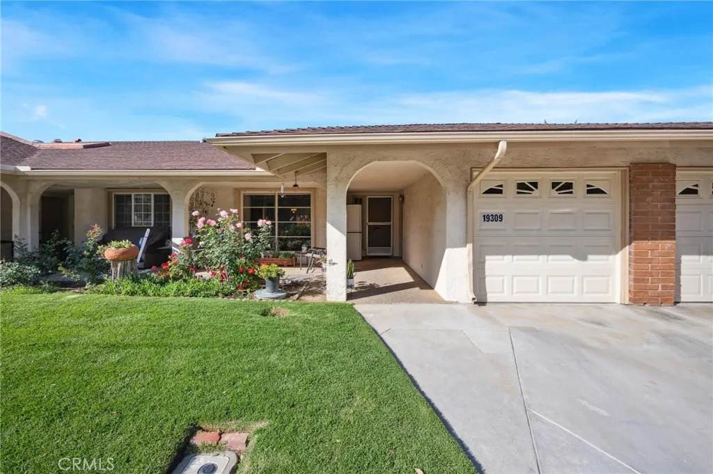 19309 Flowers Court - Photo 1