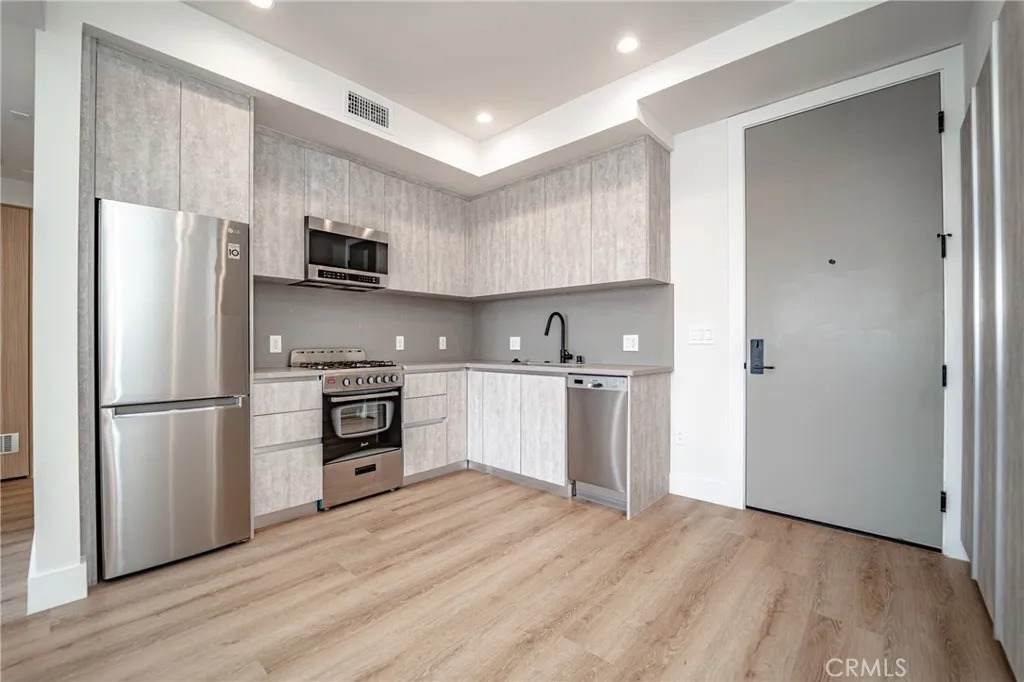 2828 London Street - Photo 1