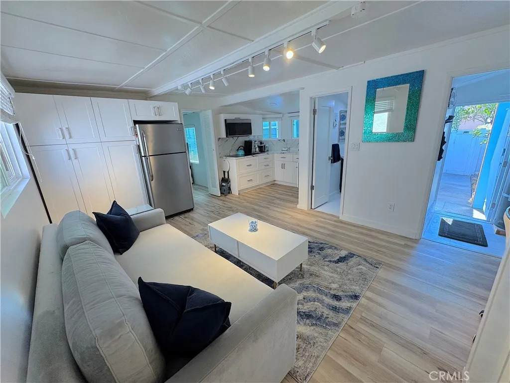 726 Esplanade - Photo 1