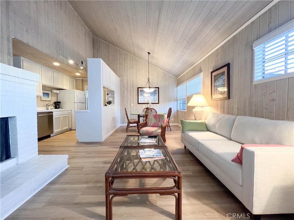 315 Diamond Avenue - Photo 1