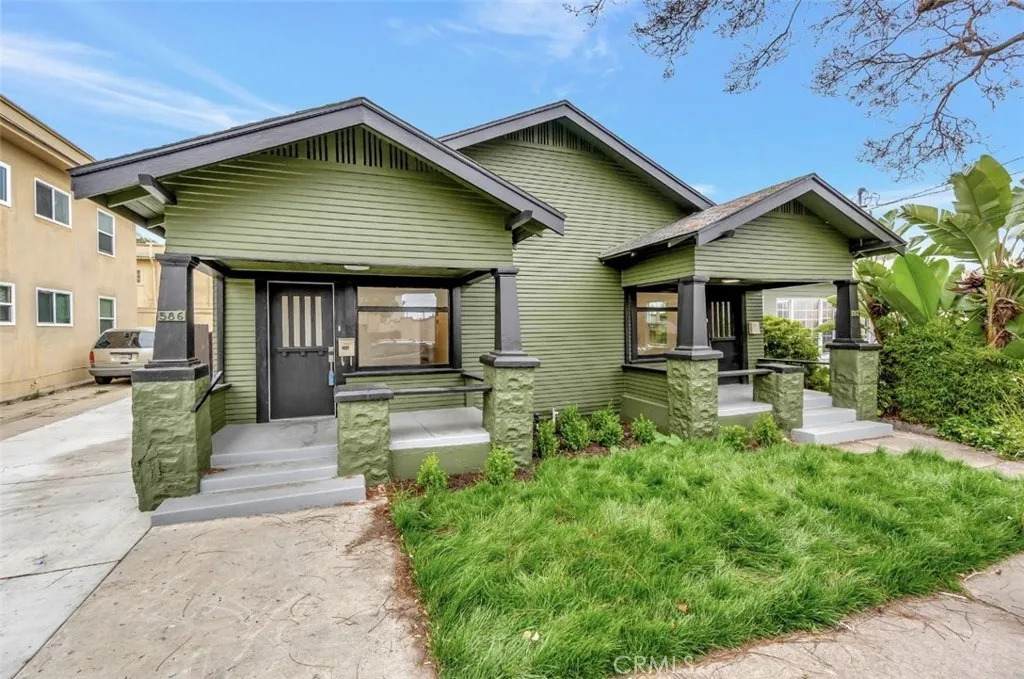 586 12th Street - Photo 1