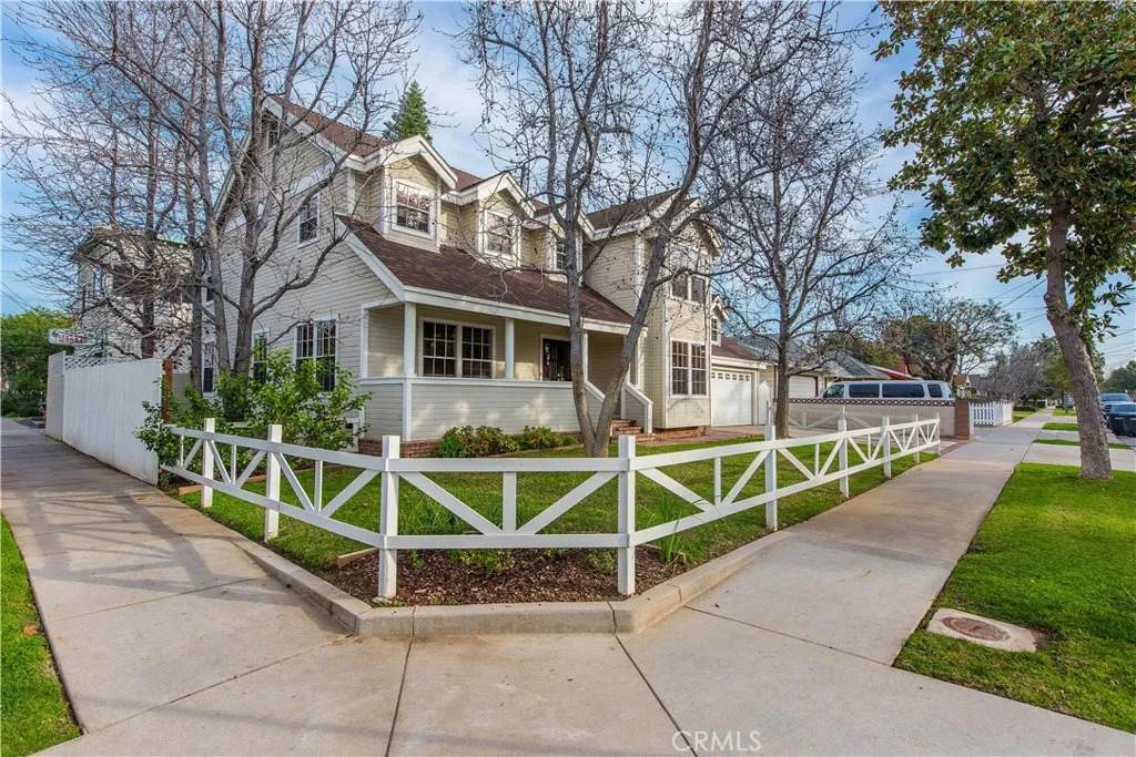 289 Cleveland Street - Photo 1