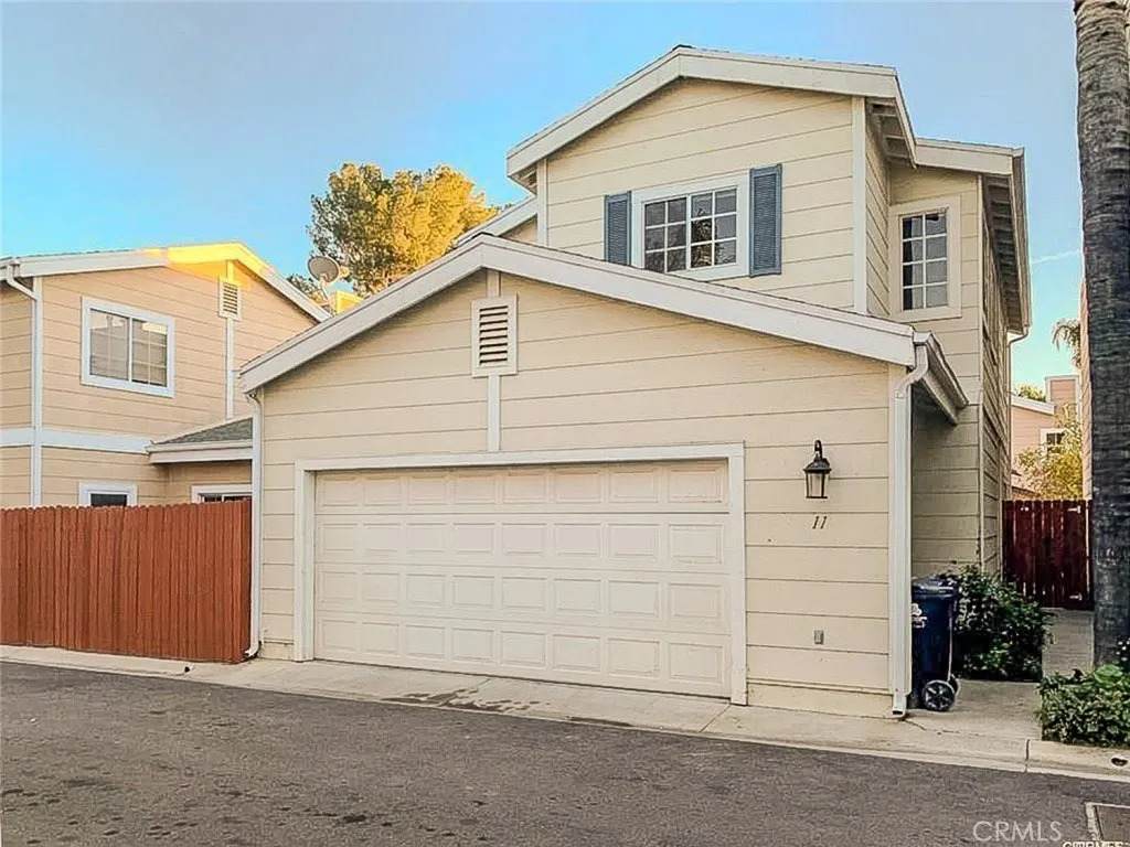 17726 Kinzie Street - Photo 1