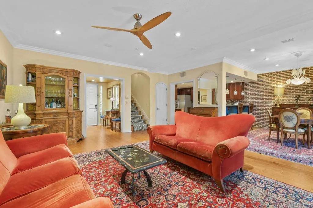 301 W G St - Photo 1