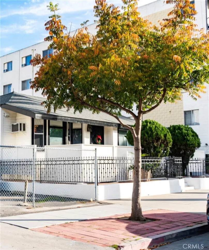 240 Linden Avenue - Photo 1