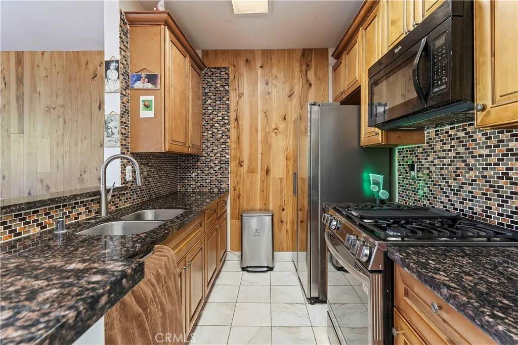 13903 Sherman Way - Photo 1