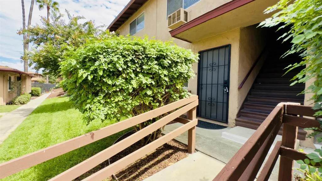 9719 Wintergardens Blvd - Photo 1