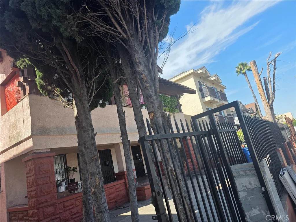 134 Vernon Avenue - Photo 1