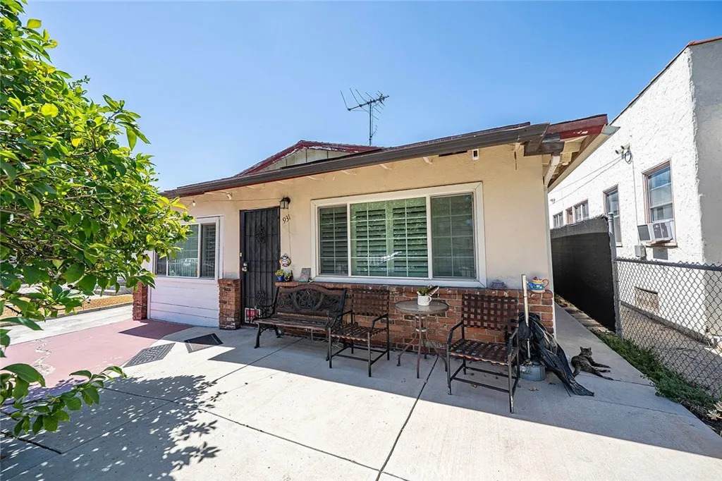 933 La Verne Avenue - Photo 1