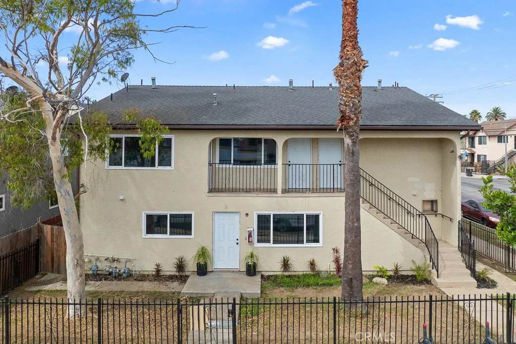 943 Washington Place - Photo 1