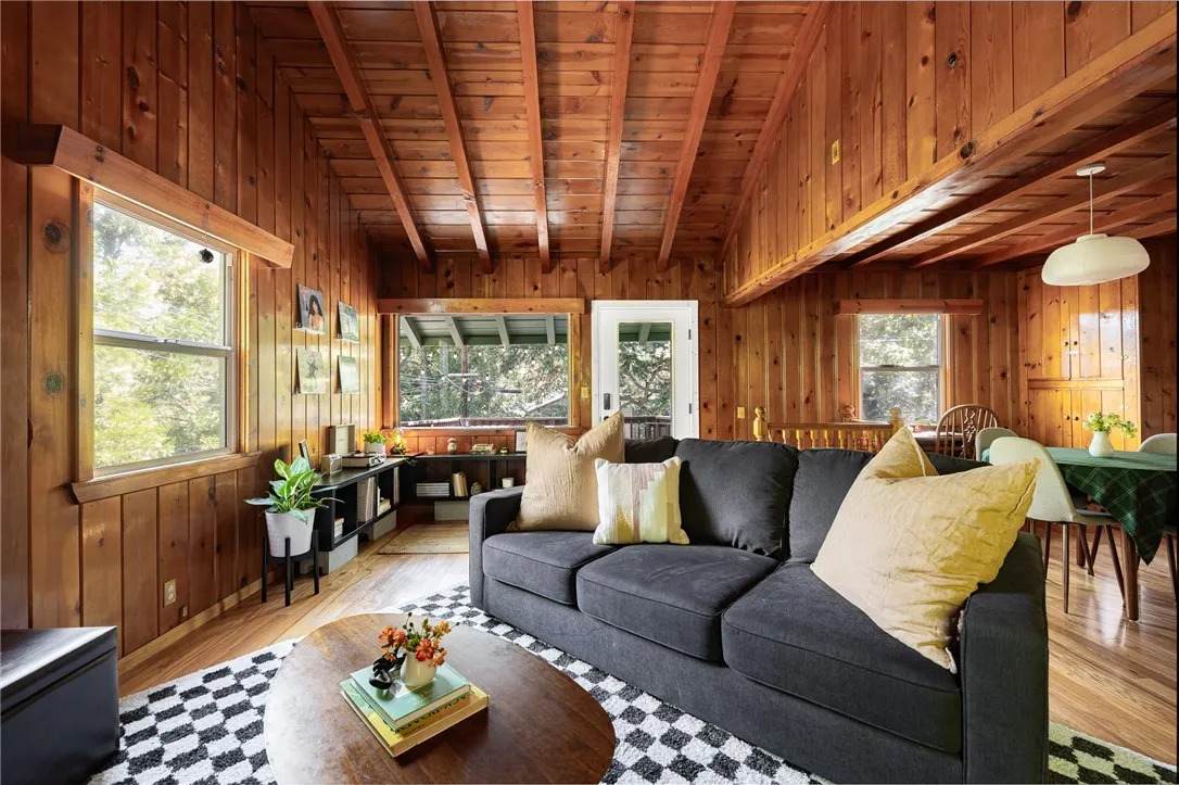 634 Rosehill Drive - Photo 1