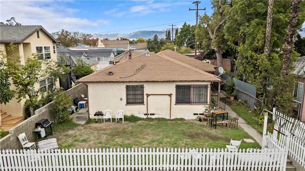 1213 Ramona - Photo 1