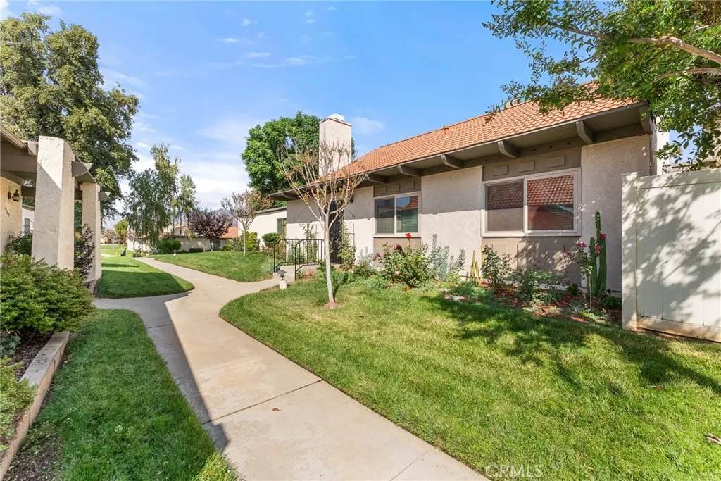 1575 Christopher - Photo 1